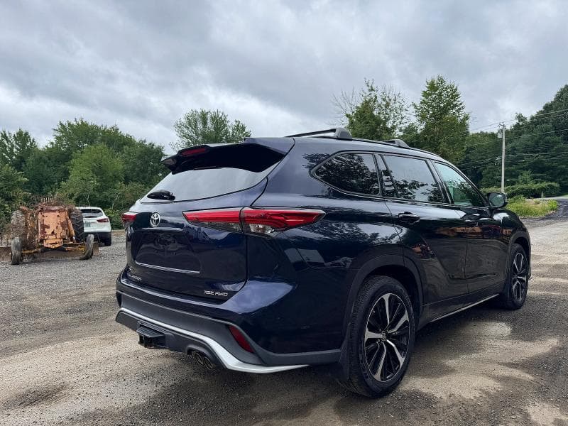 2021 TOYOTA HIGHLANDER XSE 4