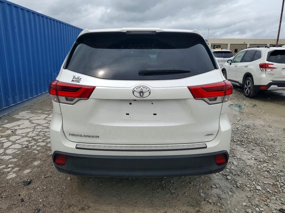 2019 TOYOTA HIGHLANDER LE 6
