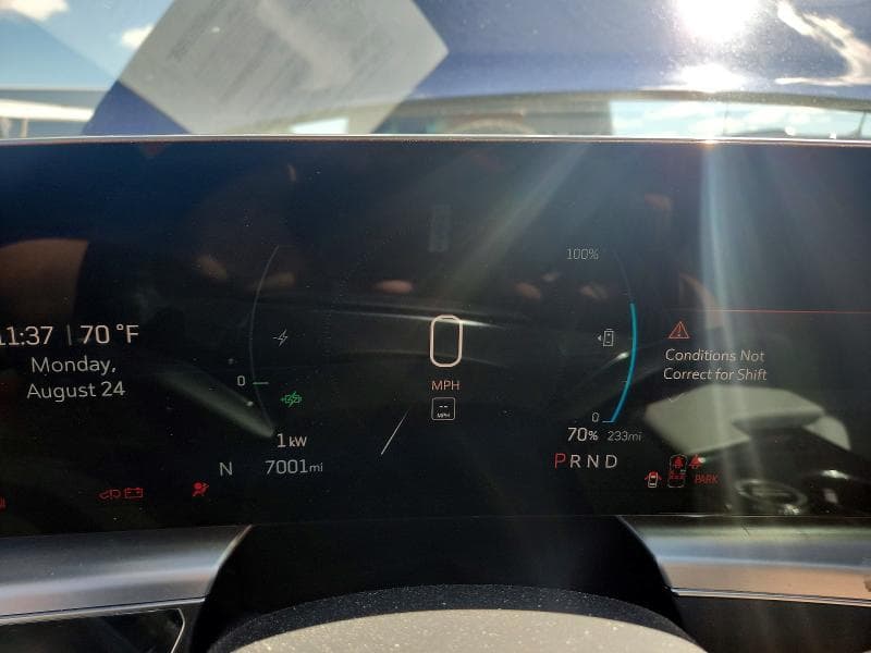 2025 CADILLAC LYRIQ SPORT 9