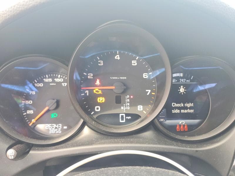 2021 PORSCHE MACAN 9