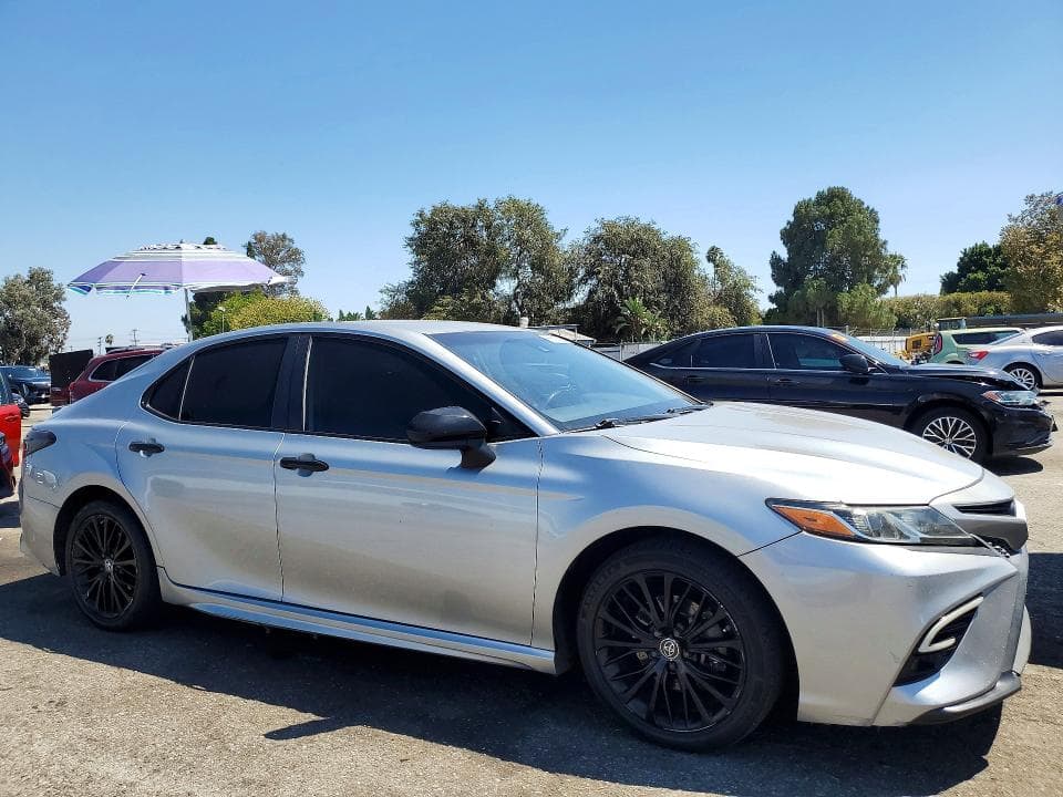 2019 TOYOTA CAMRY SE 4