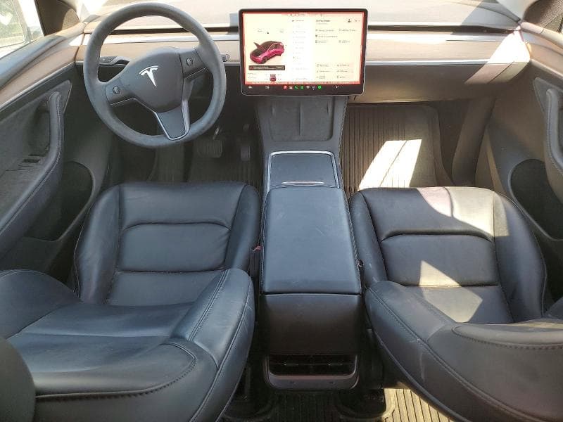 2024 TESLA MODEL Y 8