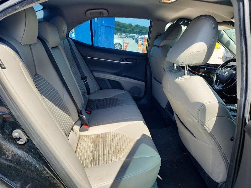 2019 TOYOTA CAMRY SE 10