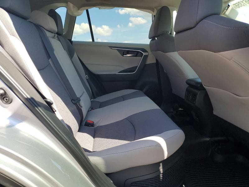 2024 TOYOTA RAV4 XLE 11