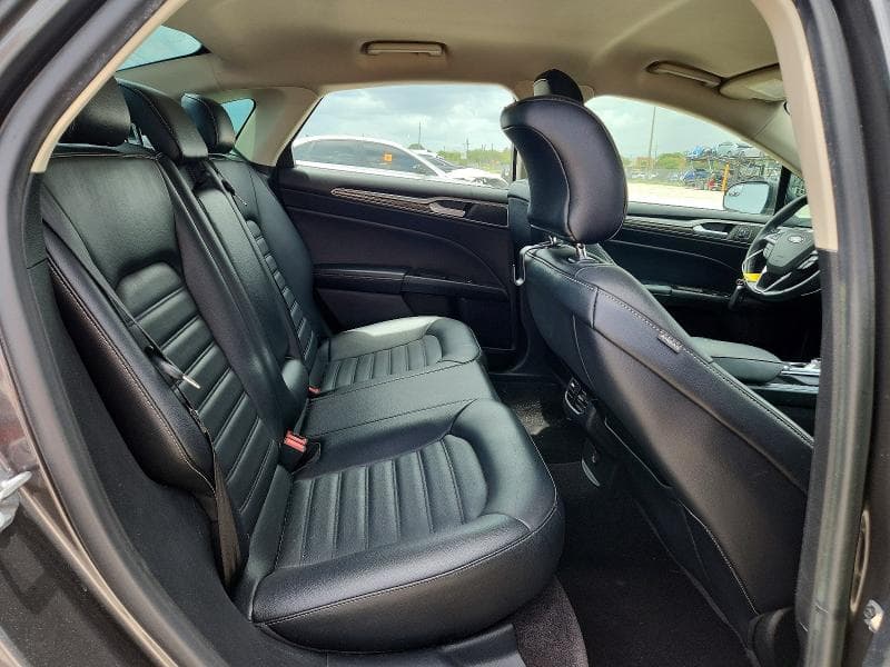 2017 FORD FUSION SE 10