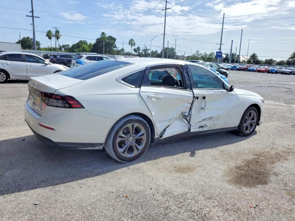 2023 HONDA ACCORD EX 3