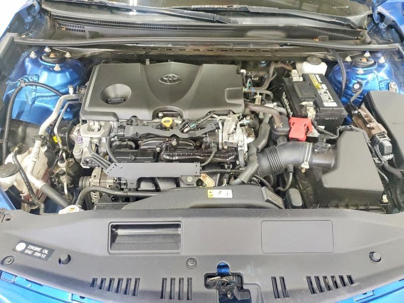 2020 TOYOTA CAMRY SE 11