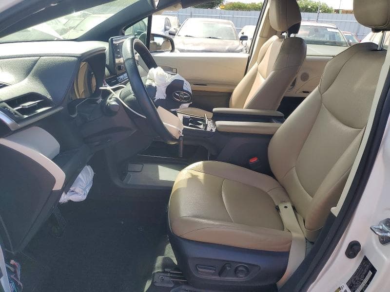 2021 TOYOTA SIENNA XLE 7