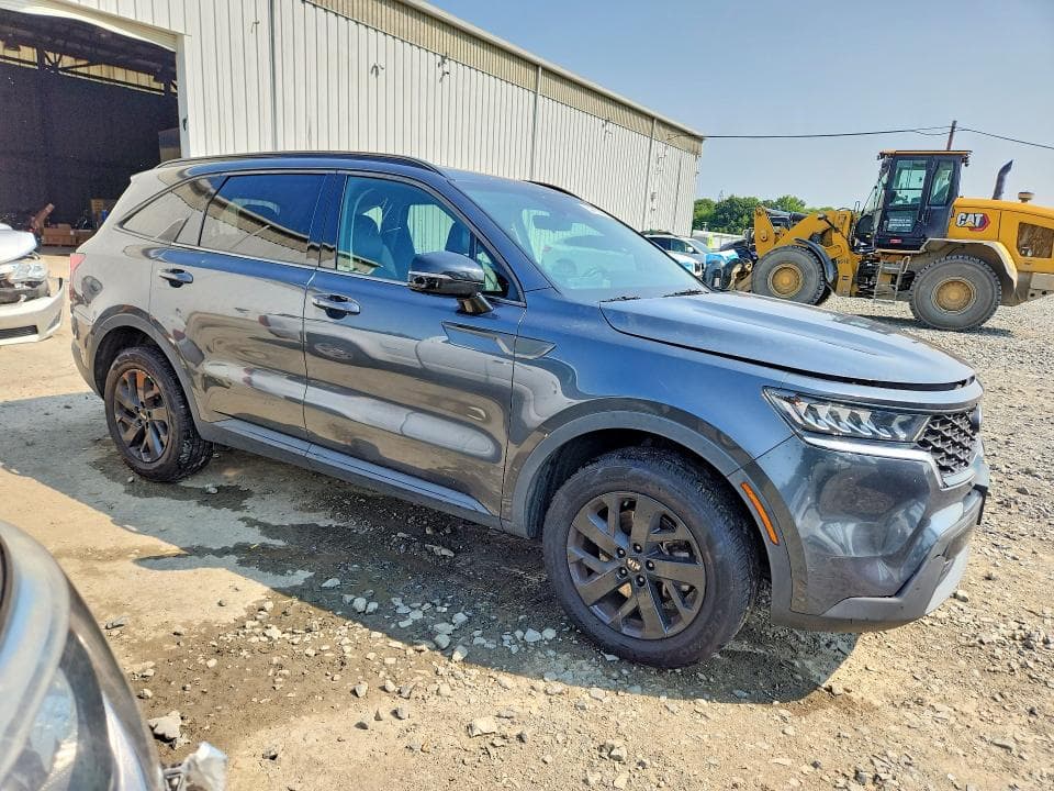 2021 KIA SORENTO S 4