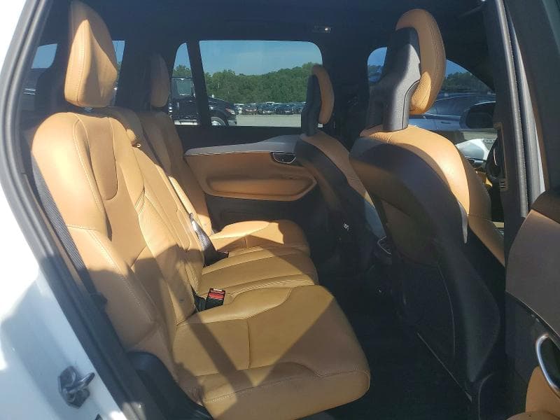 2017 VOLVO XC90 T6 11