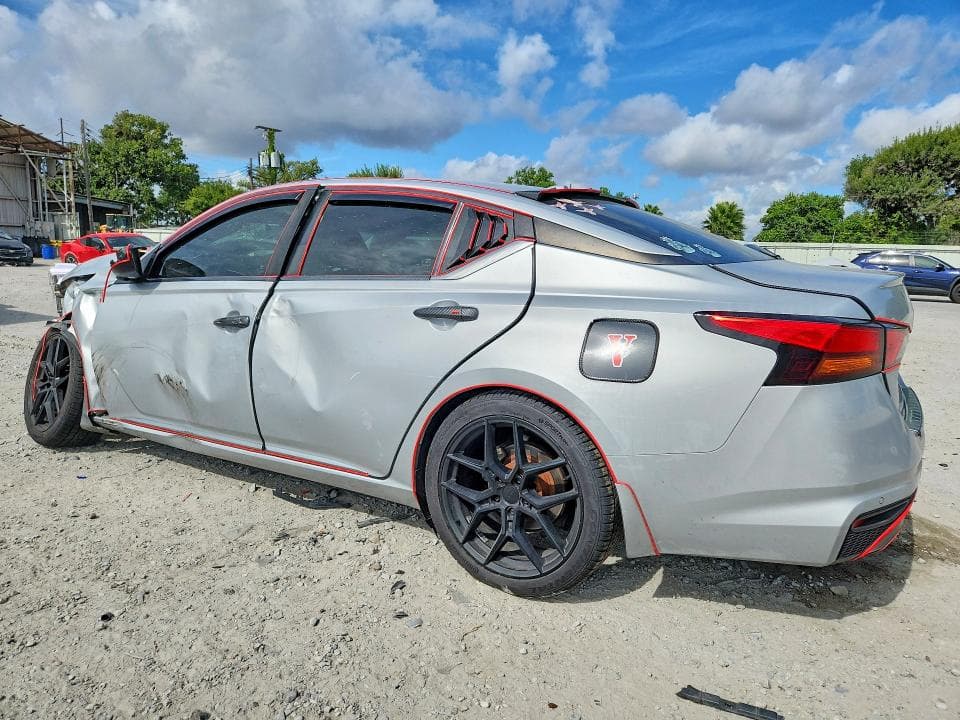 2022 NISSAN ALTIMA SR 2