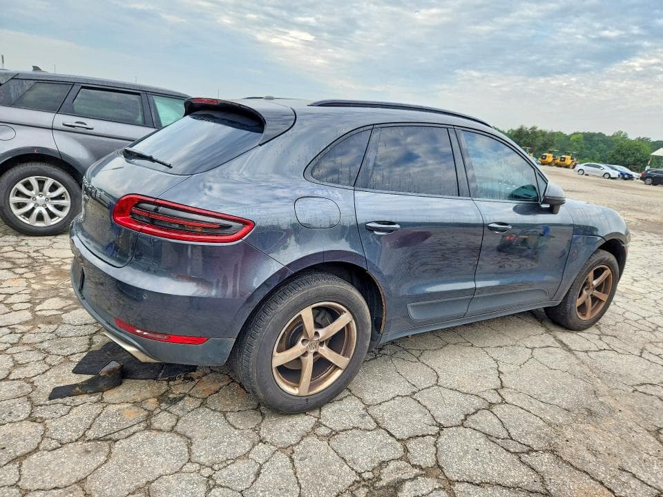 2017 PORSCHE MACAN 3