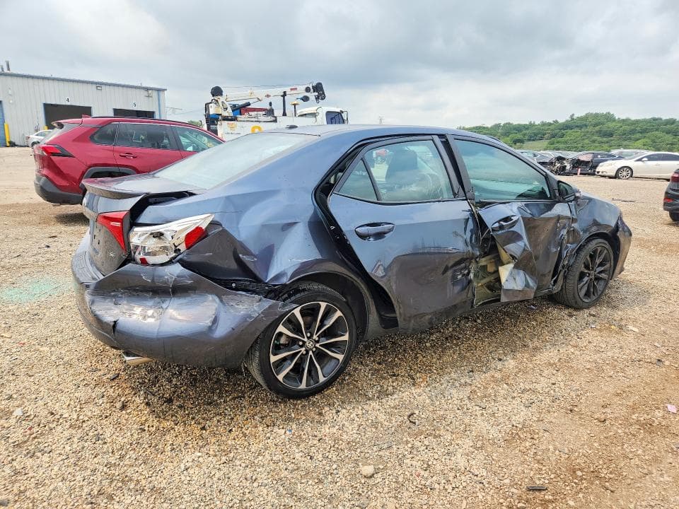 2017 TOYOTA COROLLA SE 3