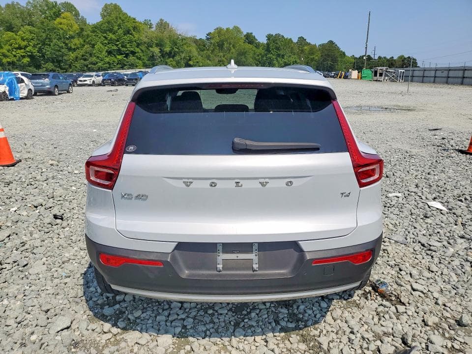 2020 VOLVO XC40 T4 MOMENTUM 6