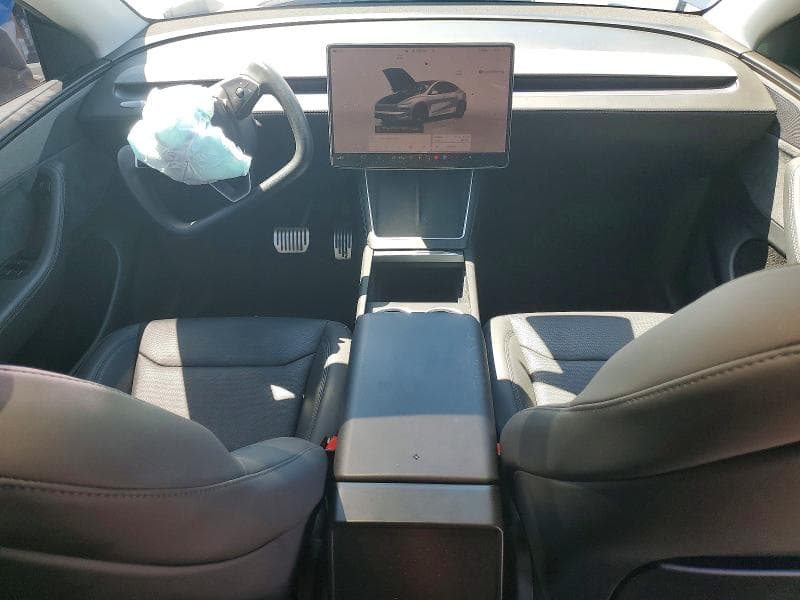 2026 TESLA MODEL Y 8