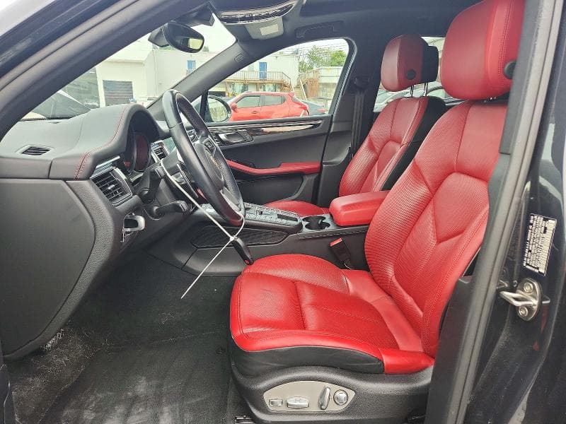 2018 PORSCHE MACAN 7