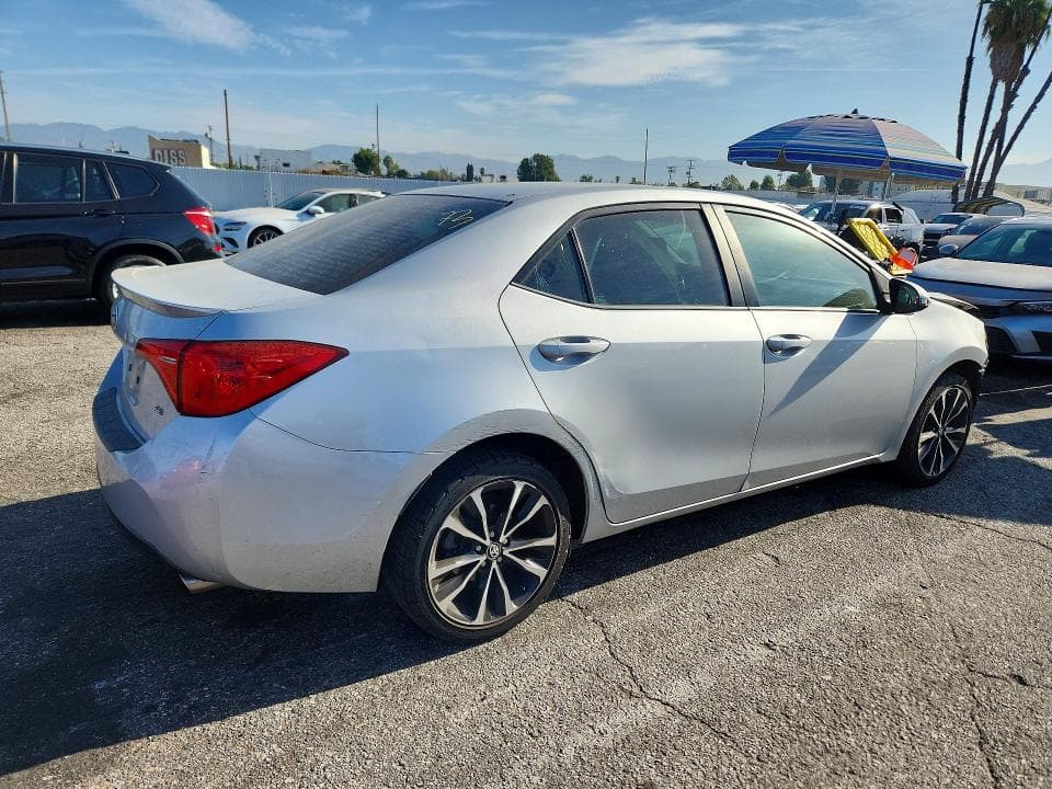 2019 TOYOTA COROLLA SE 3
