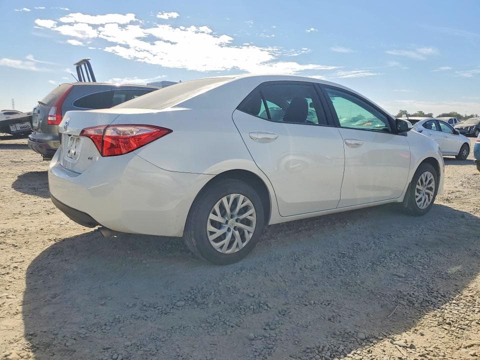 2018 TOYOTA COROLLA LE 3