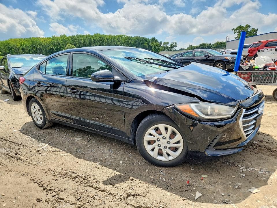 2018 HYUNDAI ELANTRA SE 4