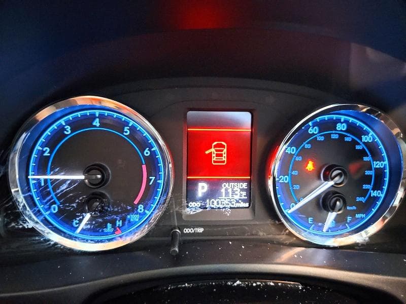 2017 TOYOTA COROLLA LE 9