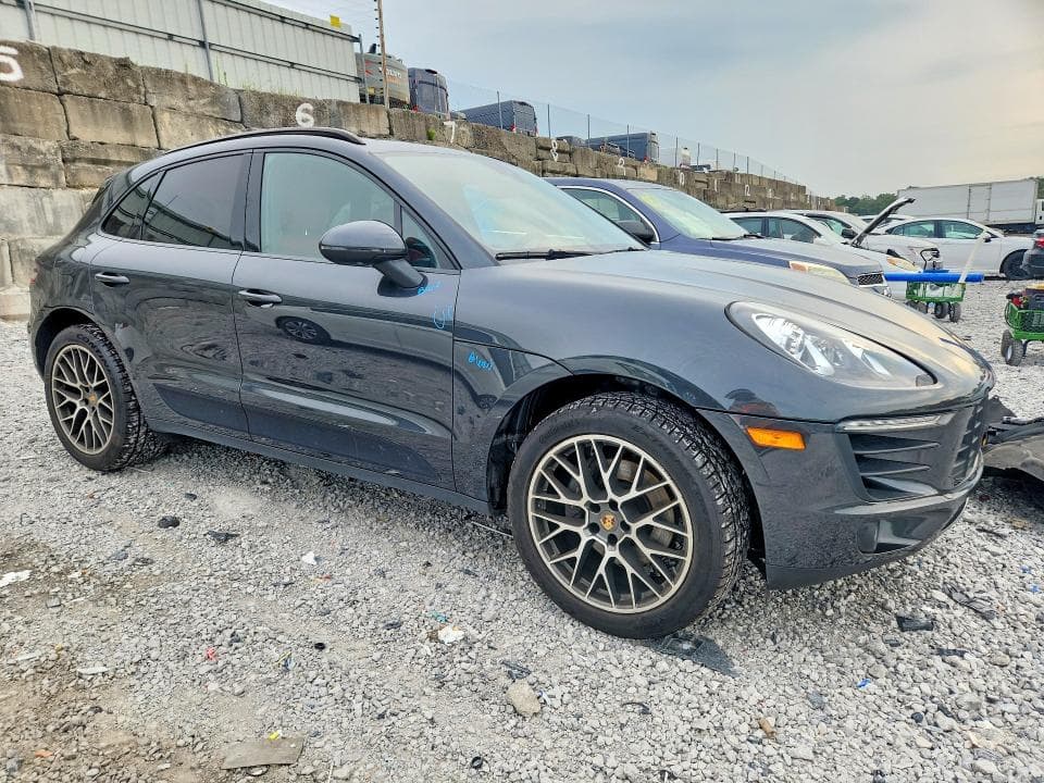 2018 PORSCHE MACAN 4