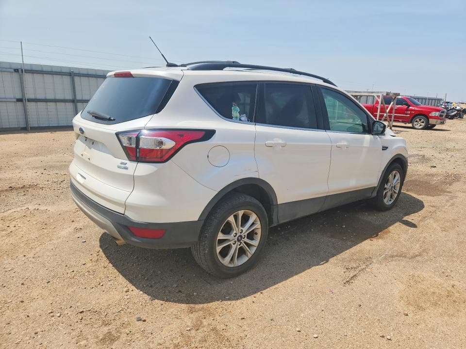 2018 FORD ESCAPE SE 3