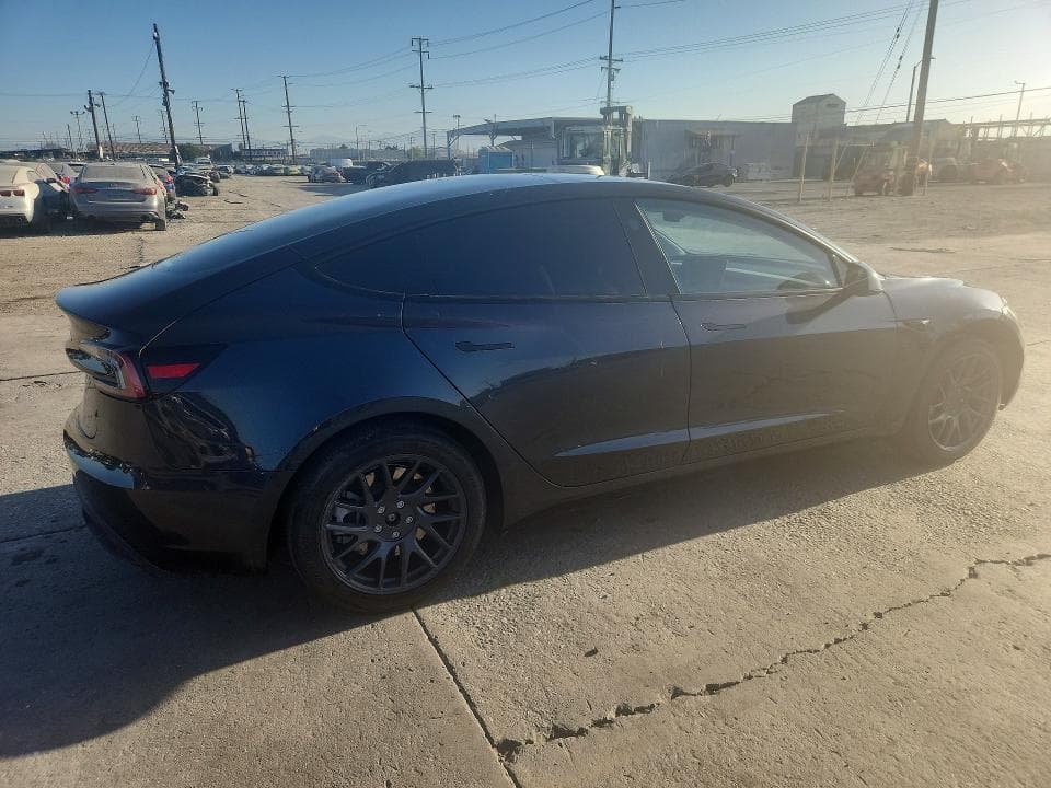 2025 TESLA MODEL 3 3