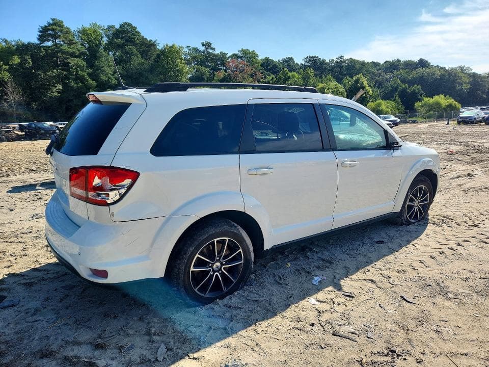 2019 DODGE JOURNEY SE 3