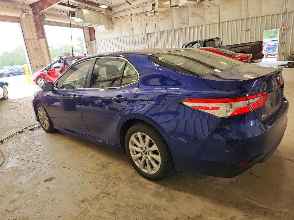 2018 TOYOTA CAMRY LE 2