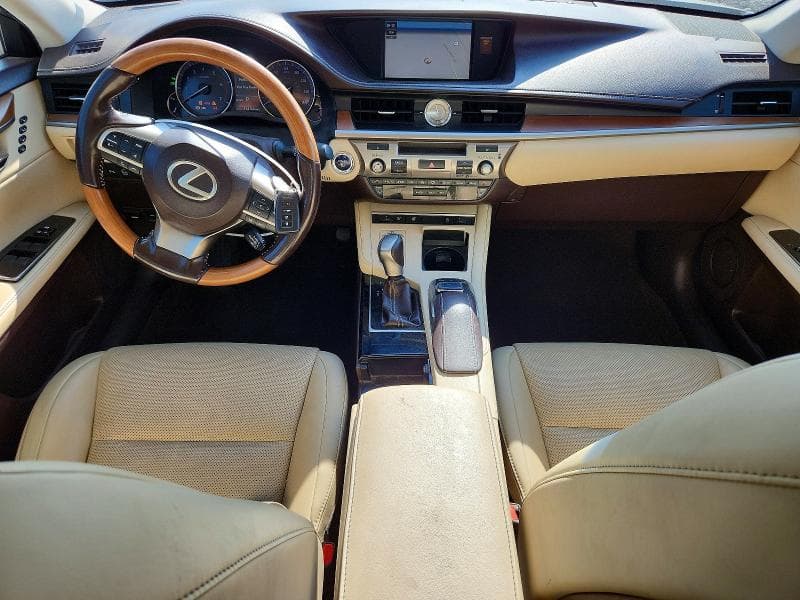 2018 LEXUS ES 300H 8