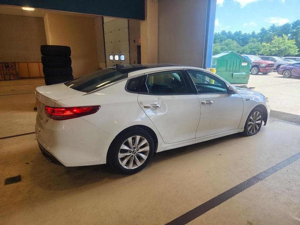 2018 KIA OPTIMA S 3