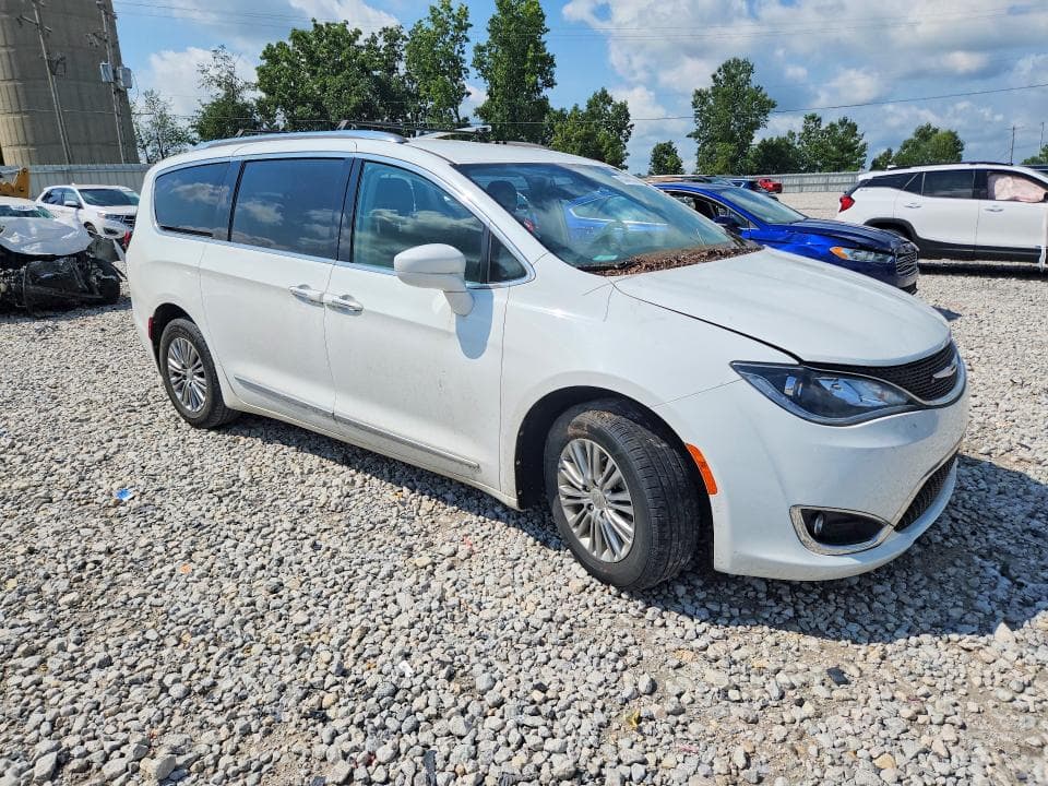 2018 CHRYSLER PACIFICA TOURING L 4