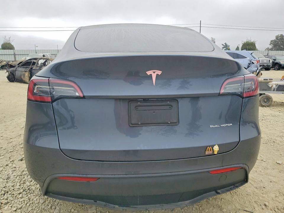 2023 TESLA MODEL Y 6