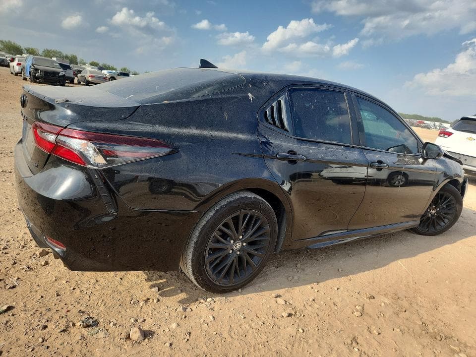2022 TOYOTA CAMRY SE NIGHTSHADE 3