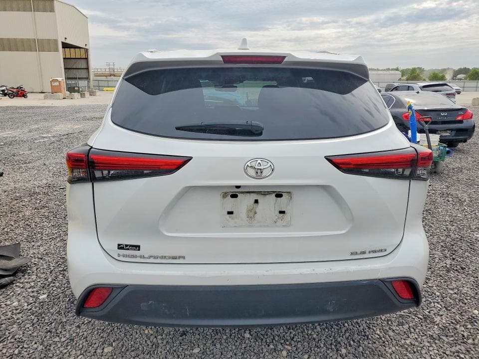 2022 TOYOTA HIGHLANDER XLE 6