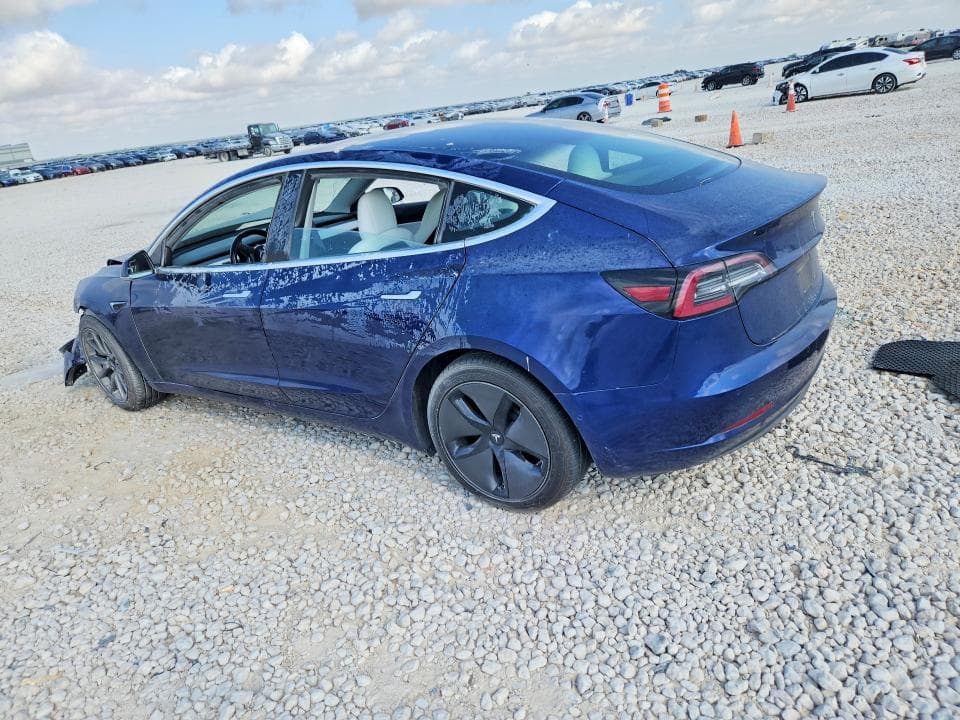 2018 TESLA MODEL 3 2