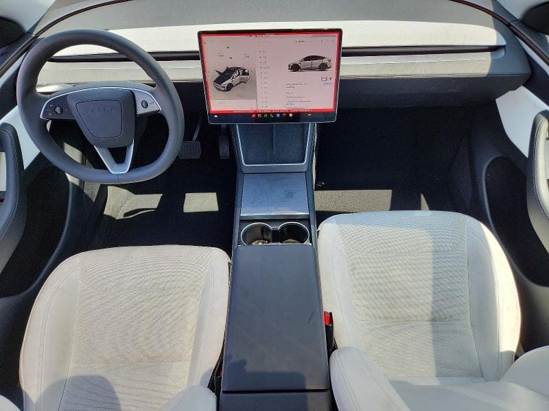 2026 TESLA MODEL Y 8