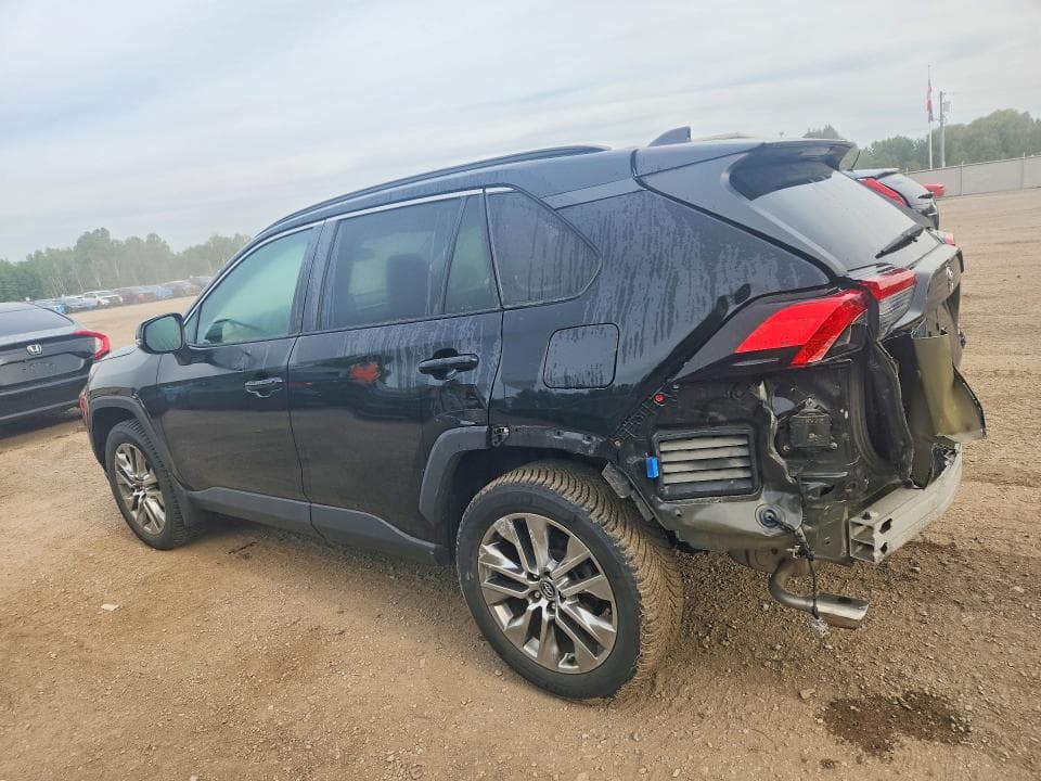 2020 TOYOTA RAV4 XLE 2