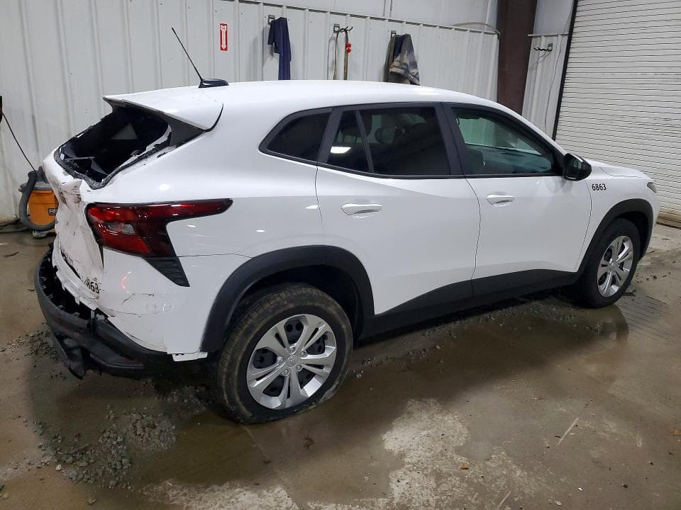 2025 CHEVROLET TRAX LS 3