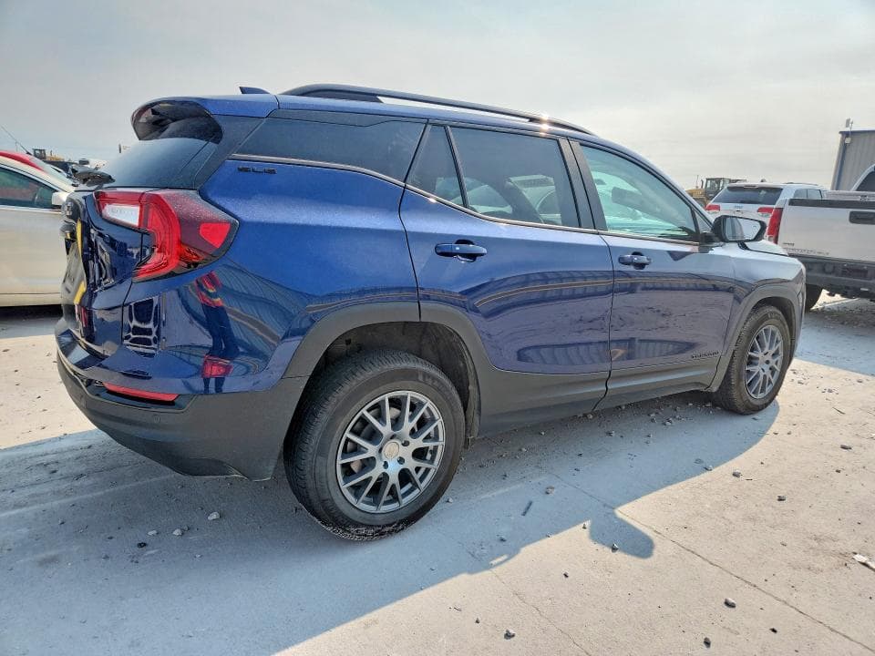 2023 GMC TERRAIN SLE 3