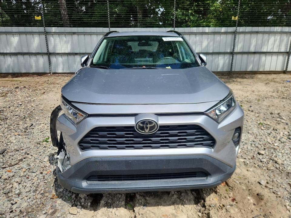 2020 TOYOTA RAV4 XLE 5