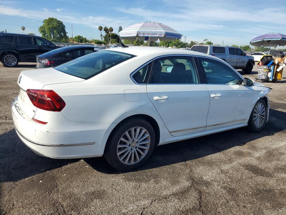 2017 VOLKSWAGEN PASSAT SE 3