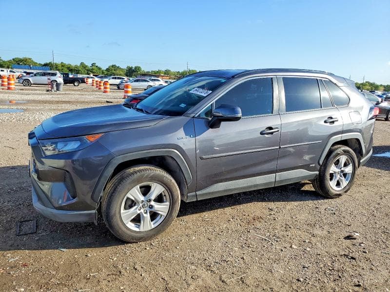 2020 TOYOTA RAV4 LE 2