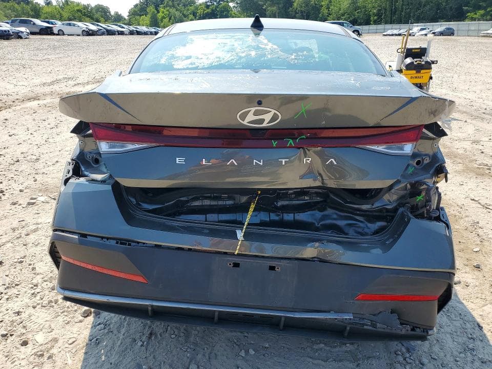 2024 HYUNDAI ELANTRA SE 6