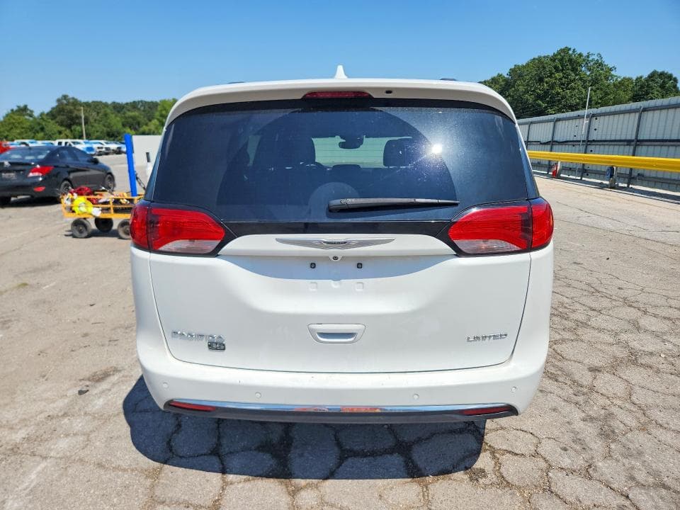 2020 CHRYSLER PACIFICA LIMITED 6