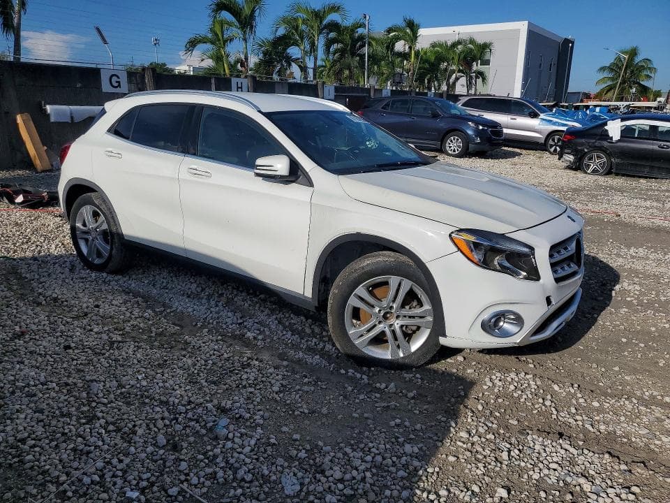 2020 MERCEDES-BENZ GLA 250 4