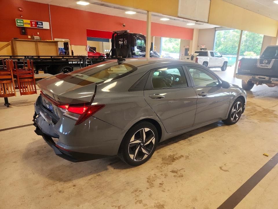 2023 HYUNDAI ELANTRA SEL 3