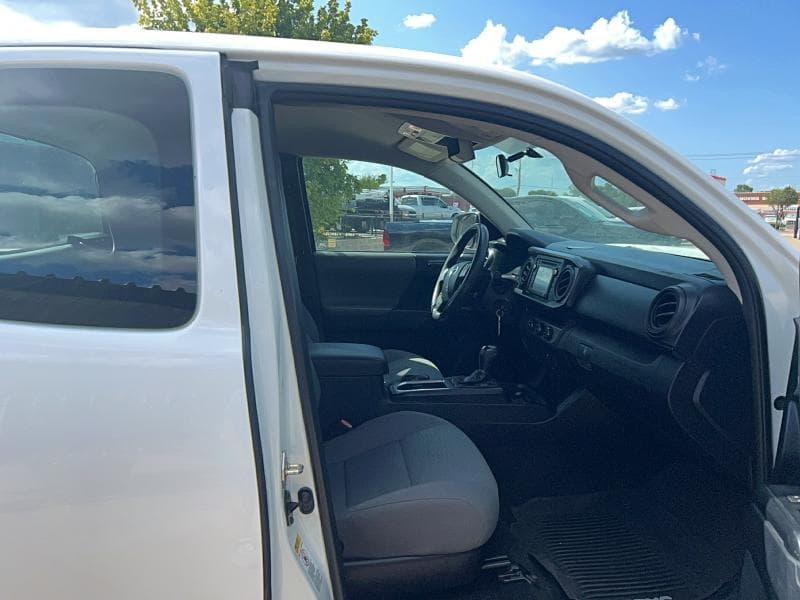 2017 TOYOTA TACOMA SR 5