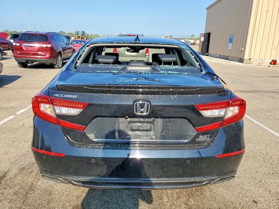 2018 HONDA ACCORD TOURING 6