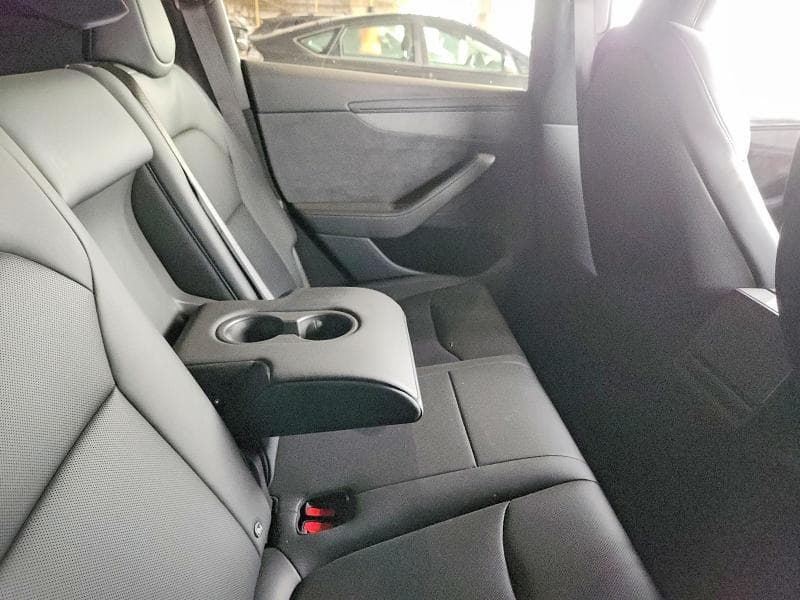 2026 TESLA MODEL Y 10